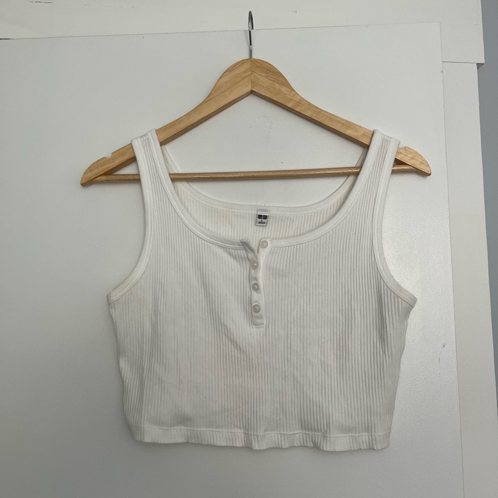 Uniqlo Ribbed Henley Neck Cropped Tank Top